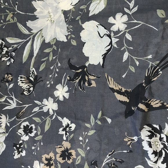 Gray Floral Blanket Scarf - Picture 2 of 2